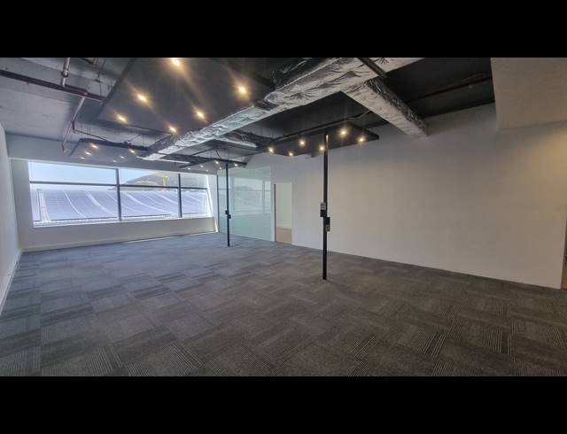 148M² OFFICE TO LET IN SEA POINT